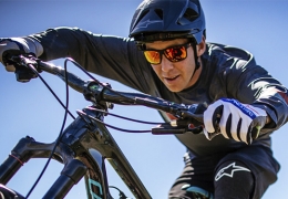 Alpinestars launches the first range of helmets for mountain biking